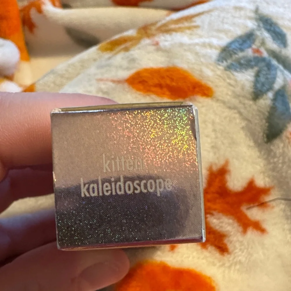 Stila Glisten &‎ Glow Liquid Eye Shadow